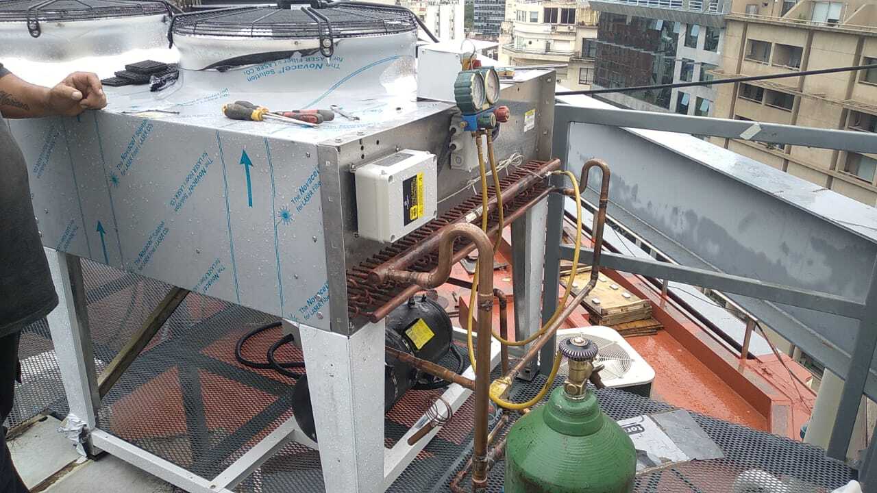 Unidad condensadora de aire acondicionado